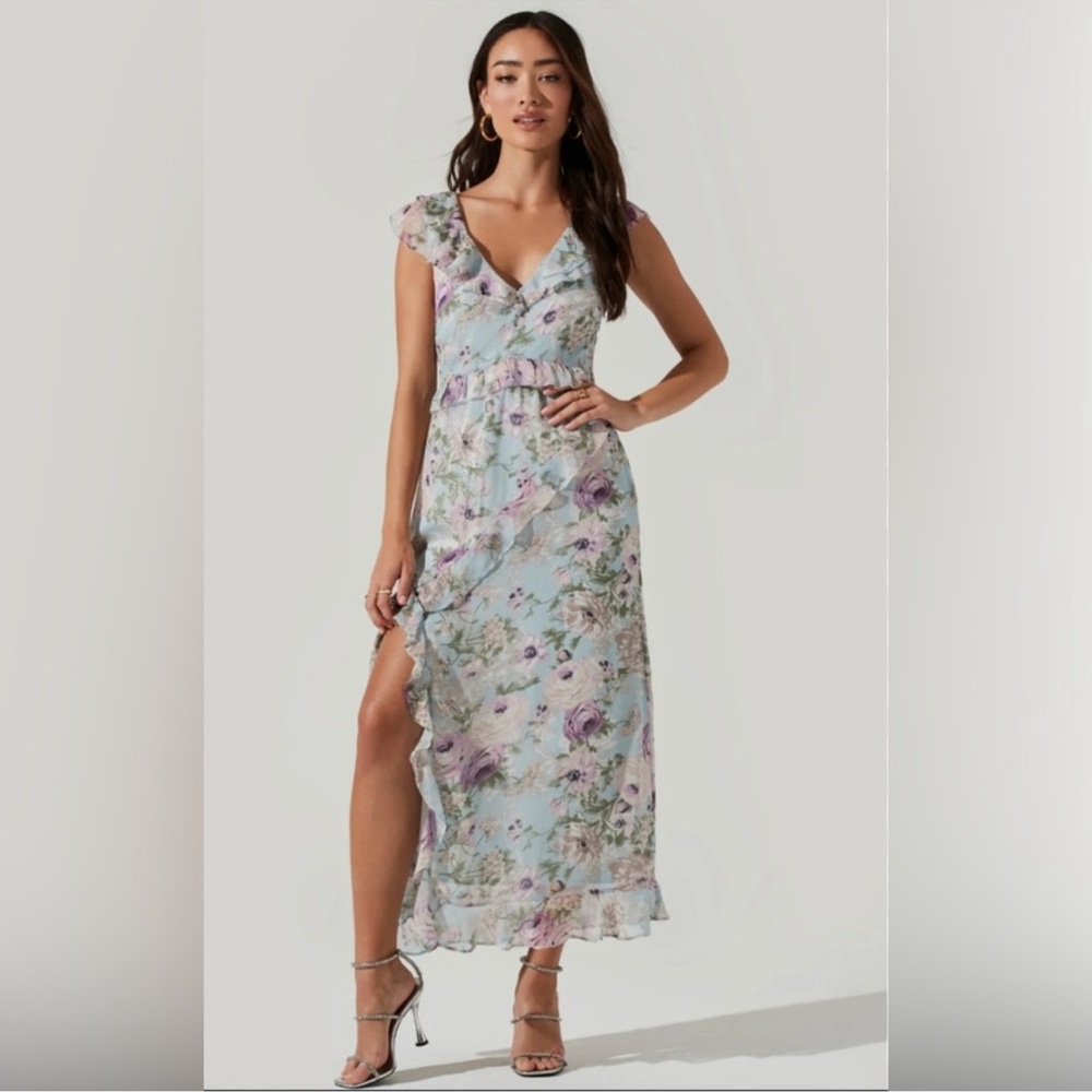 Astr Tempest Floral Midi Dress in size L